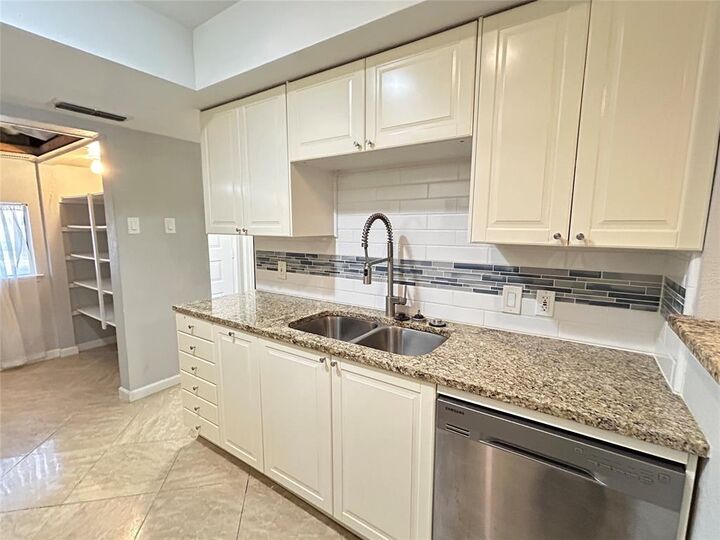 Property Photo:  4535 N O Connor Road 1216  TX 75062 