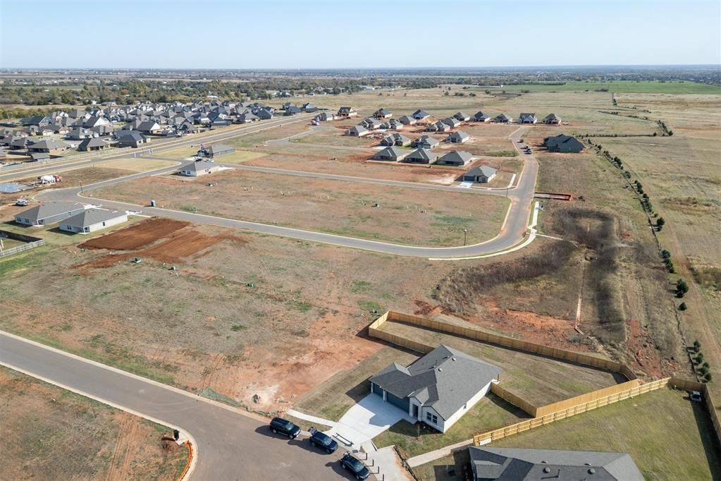 Property Photo: 1262 Burlywood Lane OK 73078