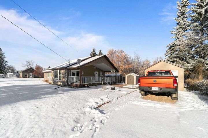 Property Photo:  4802 51 Avenue  AB T0B 4H0 