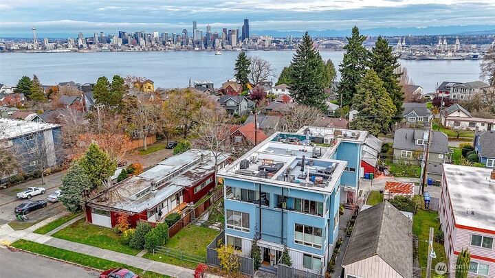 Property Photo:  1612 SW California Avenue D  WA 98116 