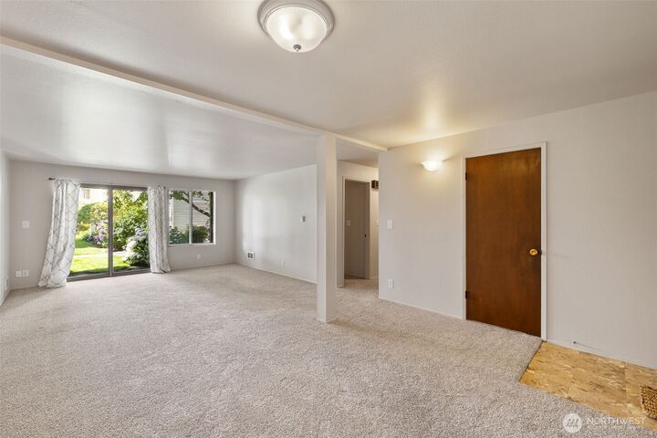 Property Photo: 8516 196th Street SW 105 WA 98026