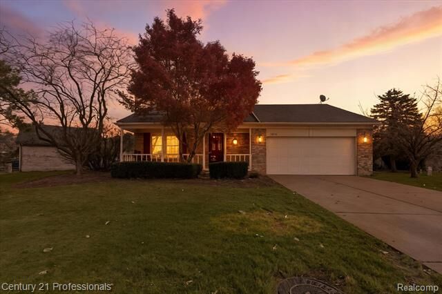 Property Photo: 16550 Huff Street MI 48154