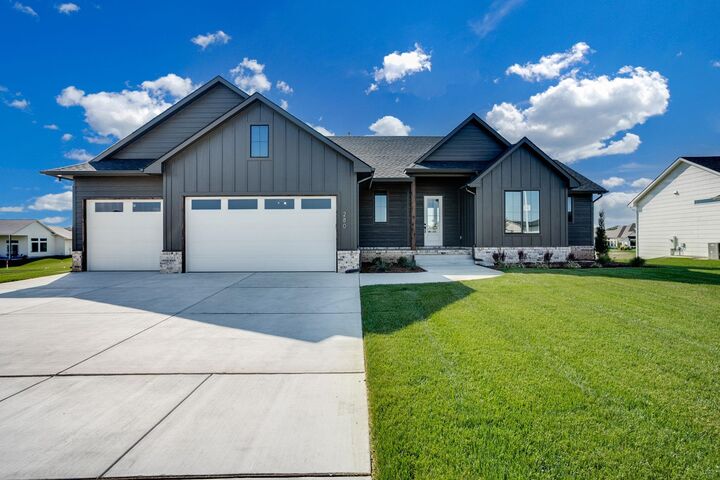 112 S Wellcrest Ct.  Wichita KS 67052 photo