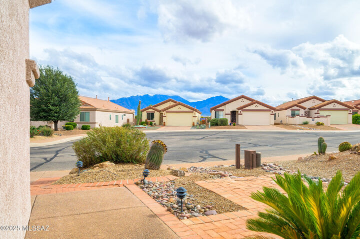 Property Photo:  530 W Royal Troon Place  AZ 85614 