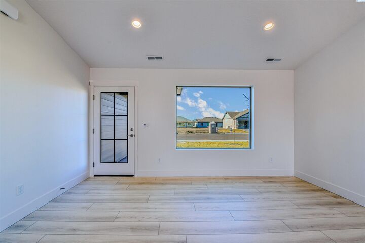 Property Photo:  6809 Bluegill Ln  WA 99301 