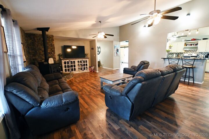 Property Photo: 106219 S 4757 Road OK 74948