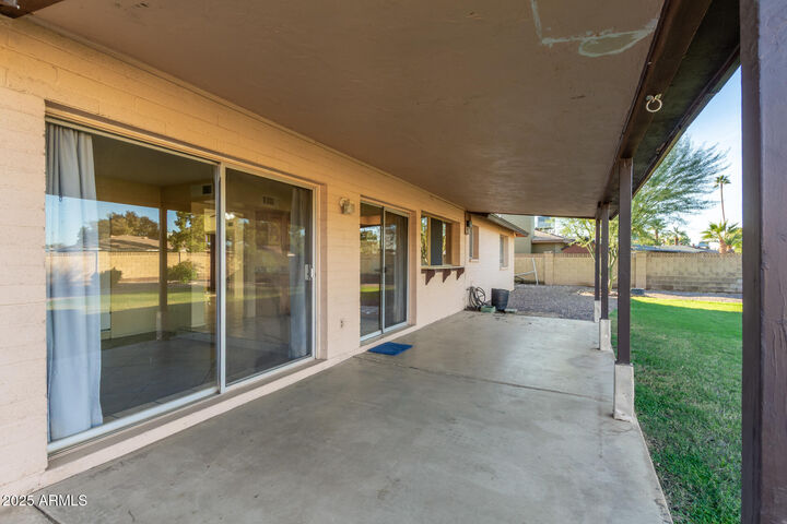 Property Photo: 1046 E Carmen Street AZ 85283