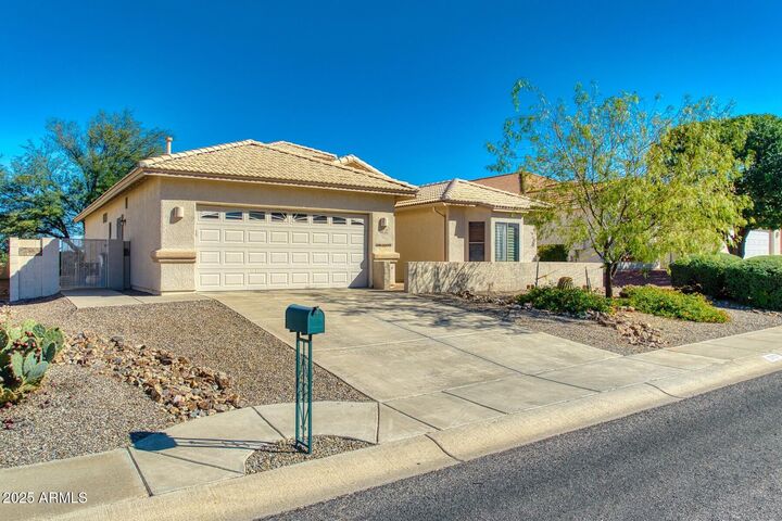 Property Photo: 2727 Glengarry Way AZ 85650