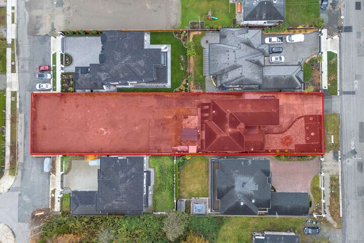 Photo de la propriété:  7560 Ash Street  BC V6Y 2S1 