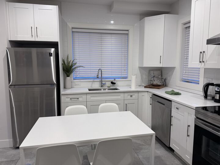 Property Photo:  78 E 51 Street  BC V5X 1B9 