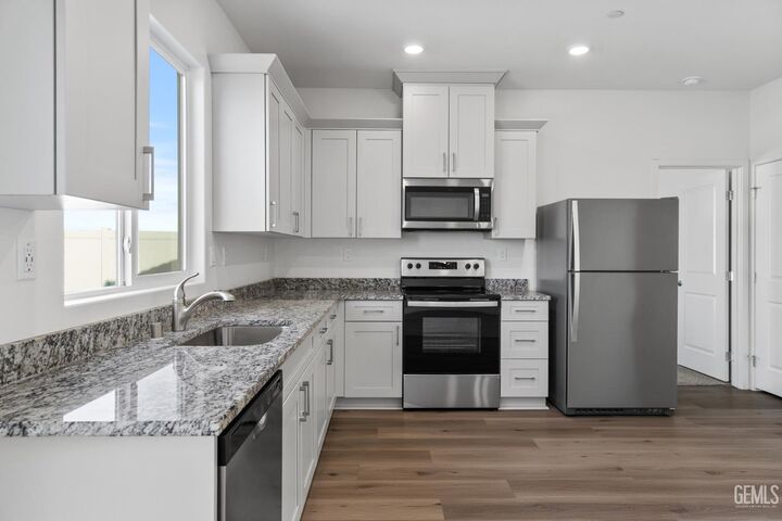 Property Photo: 8000 Ita Palm Way CA 93313