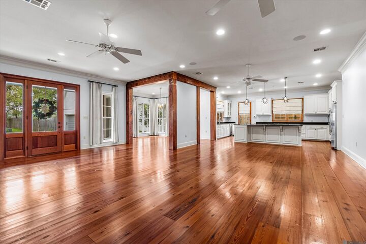 Property Photo:  9848 Grenwich Ave  LA 70809 