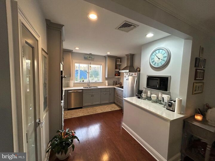 Property Photo:  151 Walnford Road  NJ 08501 