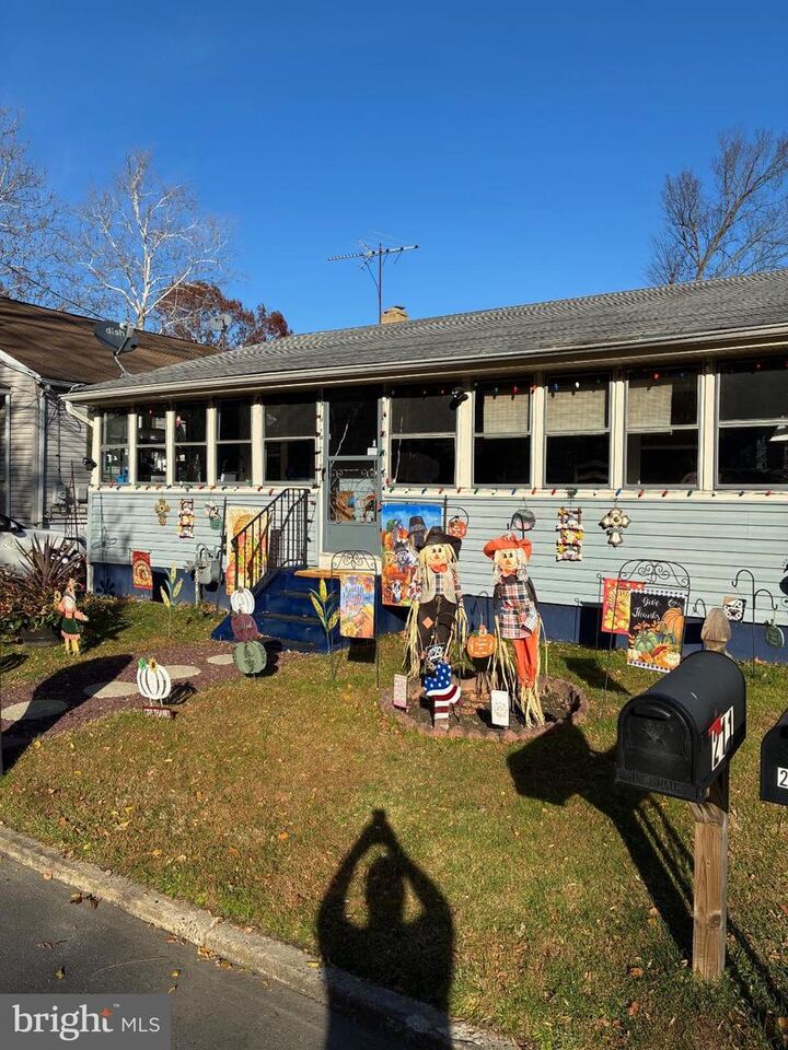 213 W Lake Avenue  Blackwood NJ 08012 photo