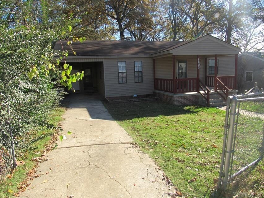 Property Photo: 1805 Princeton Dr AR 72204