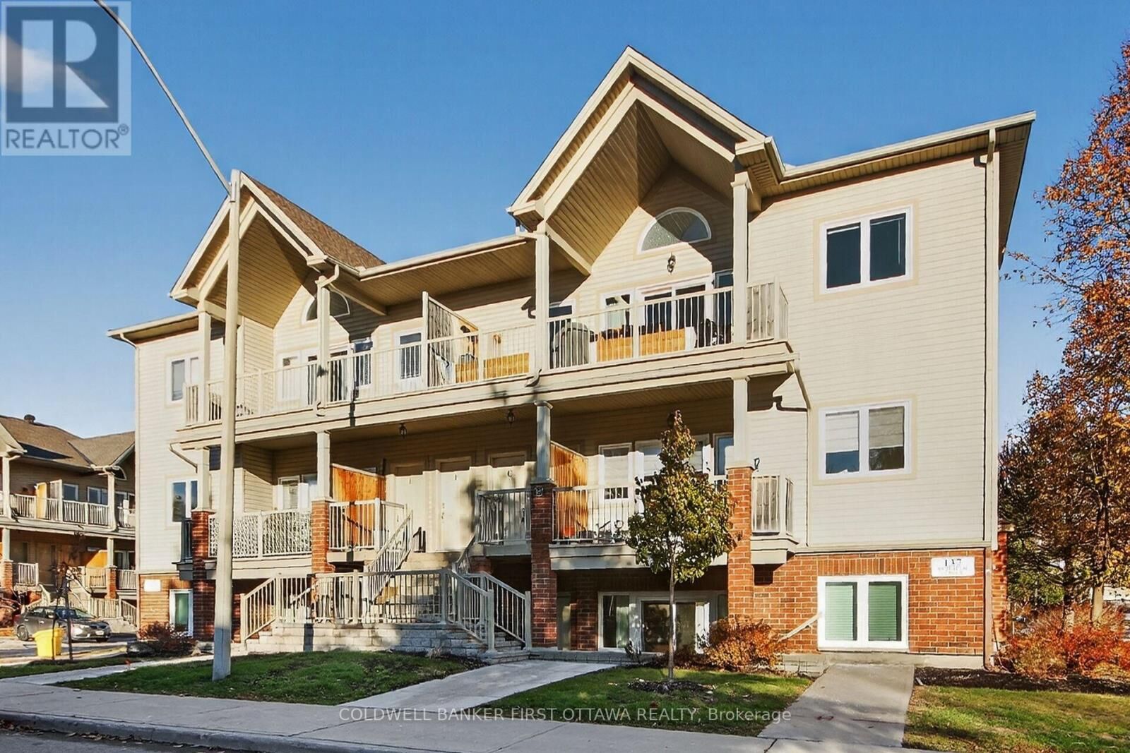 Property Photo:  137 Oldfield Drive C  ON K2G 7C8 