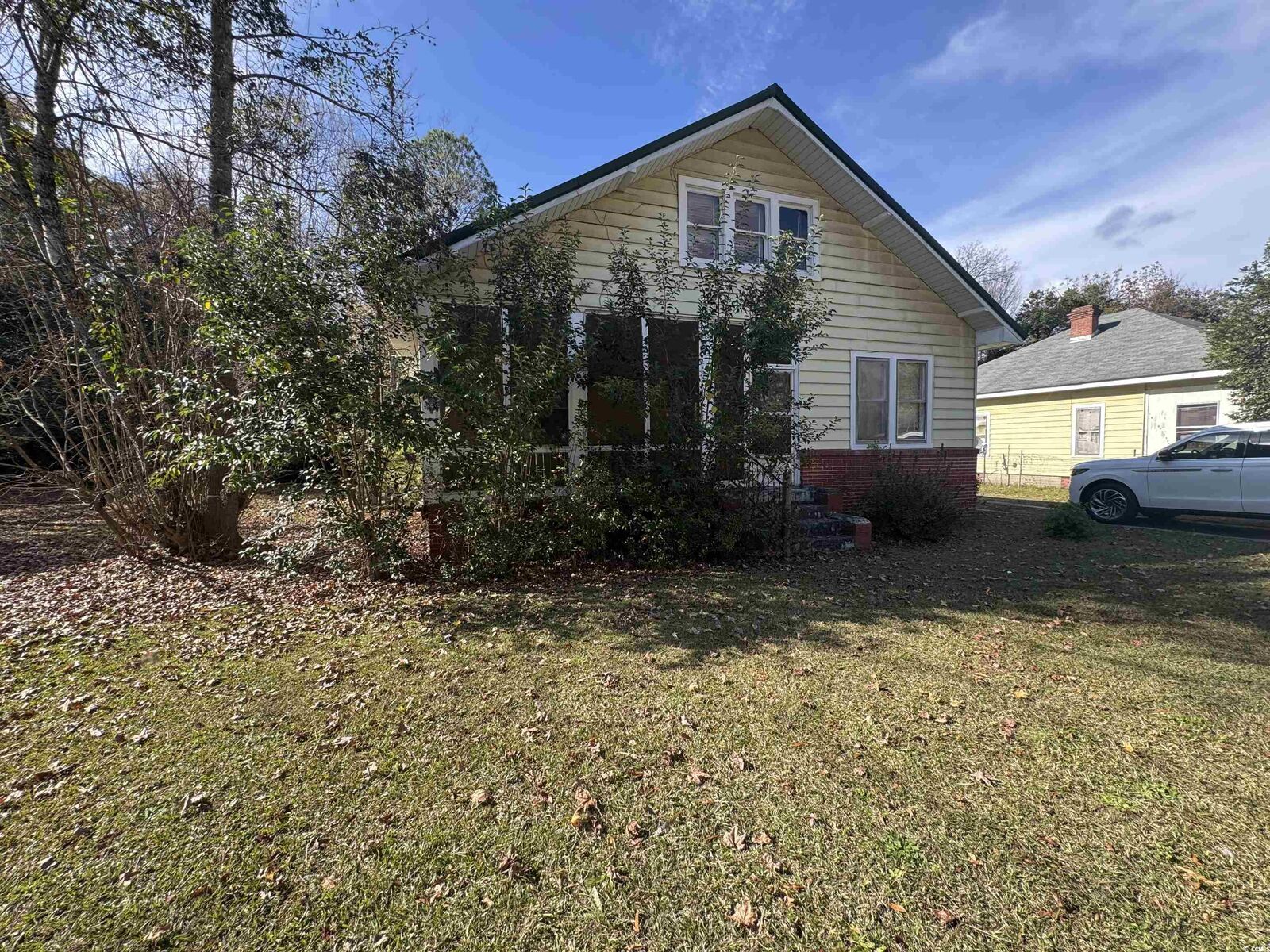 Property Photo:  602 S Leesburg St  SC 29550 