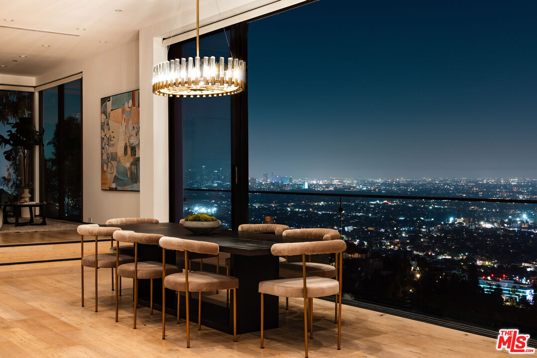 Property Photo:  8650 Franklin Ave  CA 90069 