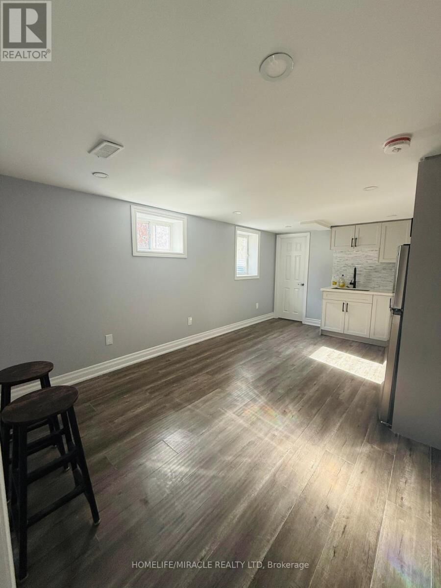 Property Photo:  284 Farewell Street Bsmt  ON L1H 6L9 