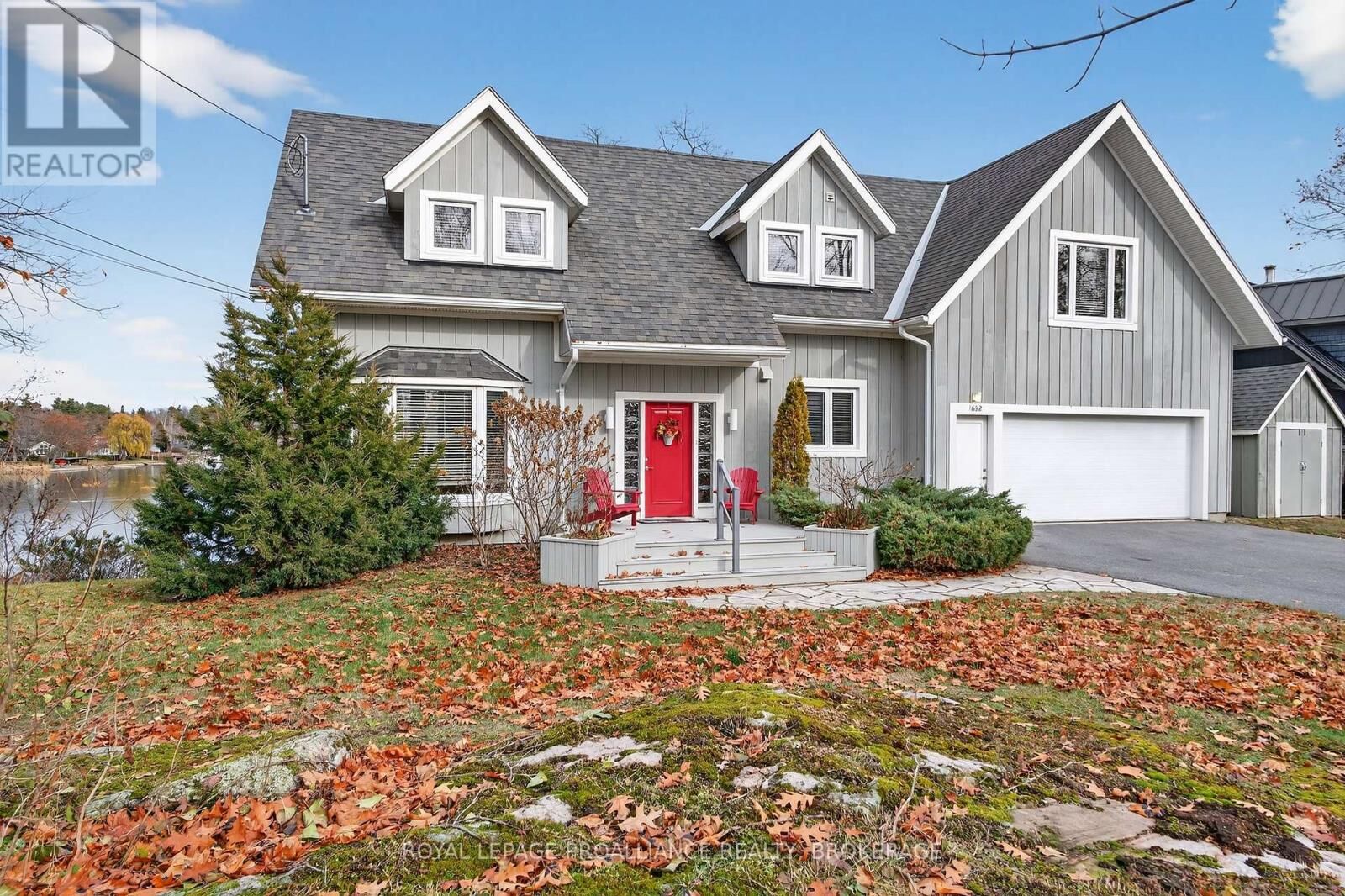 Property Photo: 1682 Jackson Boulevard ON K7L 4V1