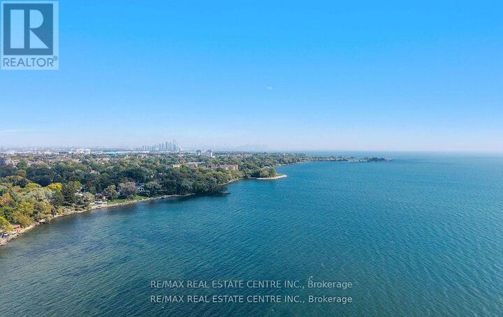 Property Photo:  1181 Ogden Avenue  ON L5E 2G8 