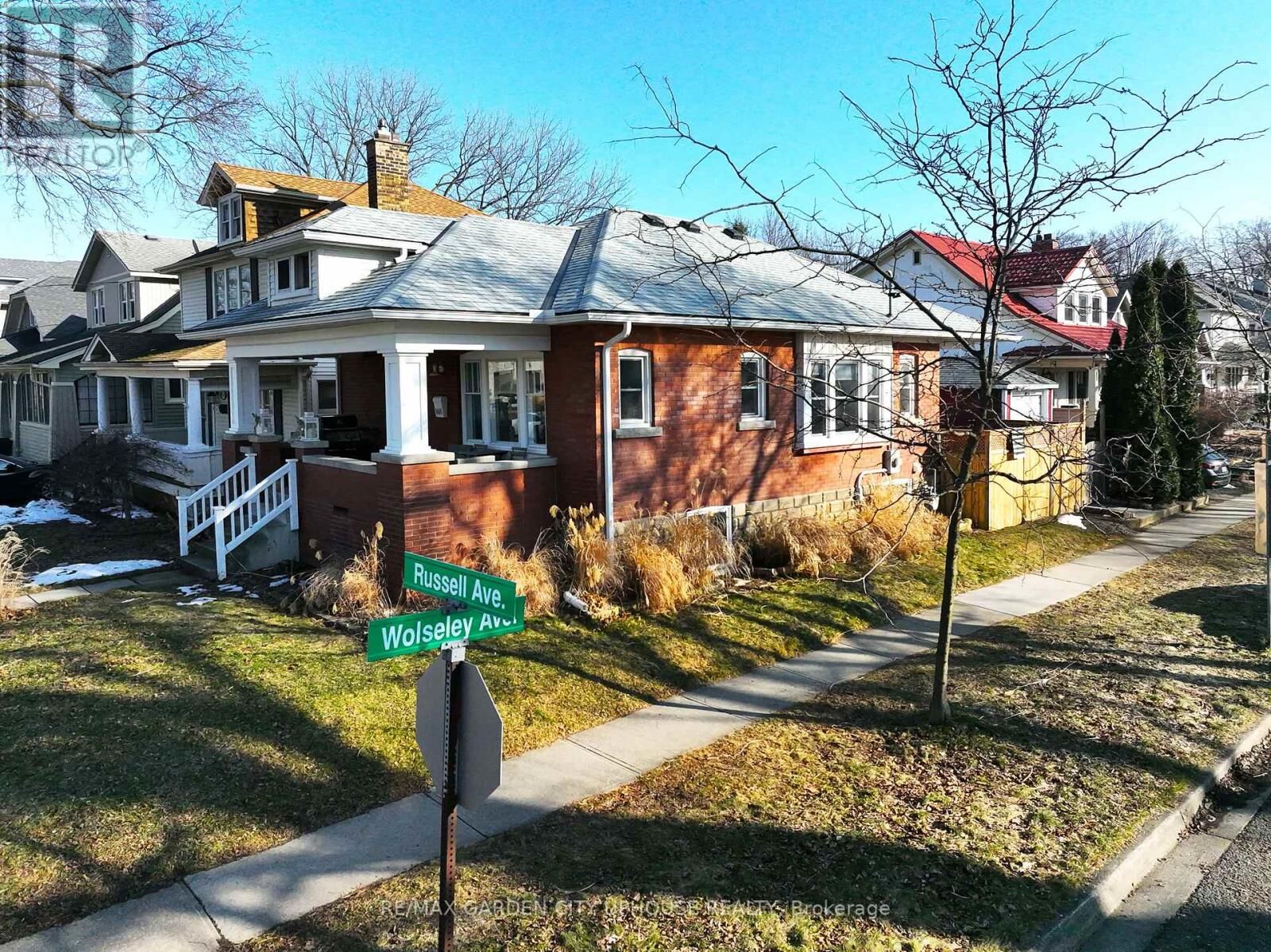 Property Photo:  168 Russell Avenue  ON L2R 1W6 