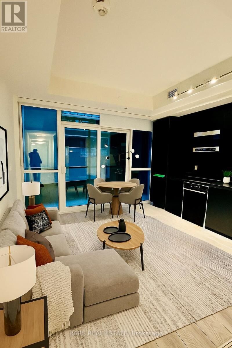 Property Photo:  110 Broadway Avenue 207  ON M4P 1V7 