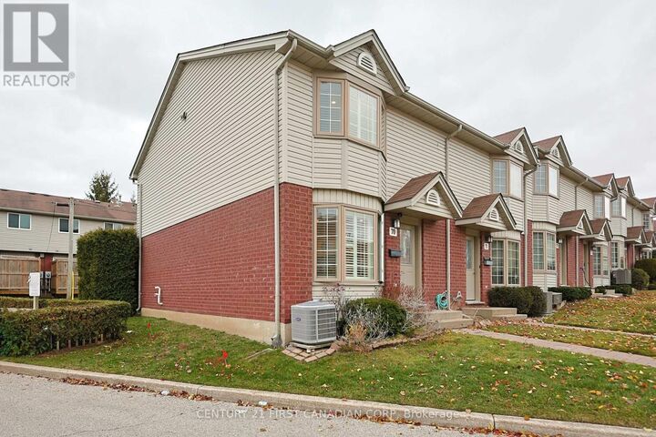 Property Photo:  70 Chapman Court 70  ON N6G 4Z4 