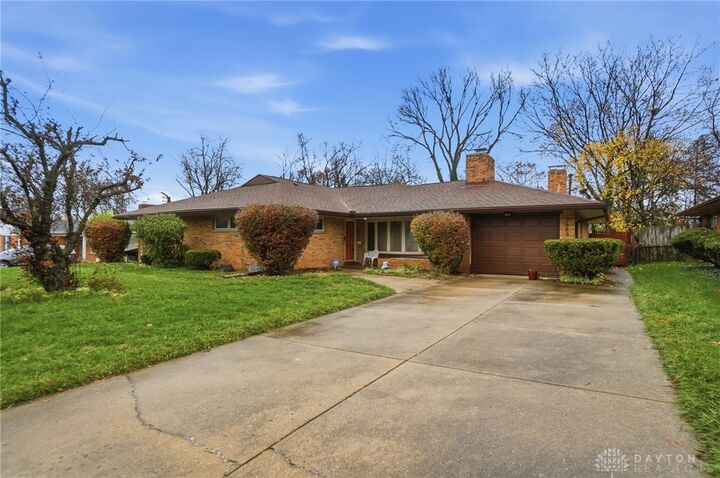 Property Photo: 3698 Briar Place OH 45405