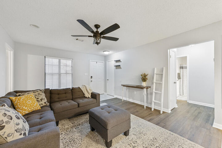 Property Photo:  101 Stephens Lane  FL 32539 