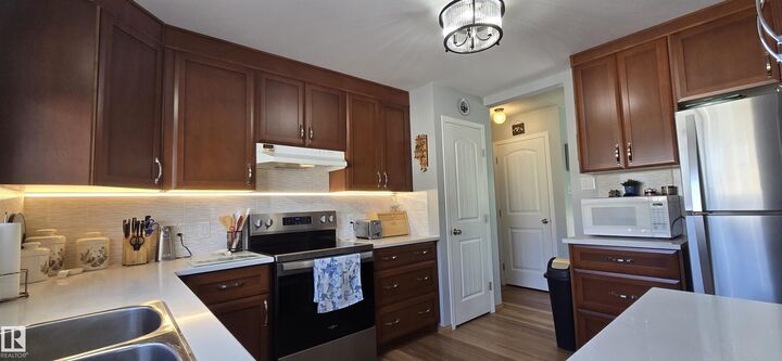 Photo de la propriété:  5306 48 Avenue  AB T9C 1N1 