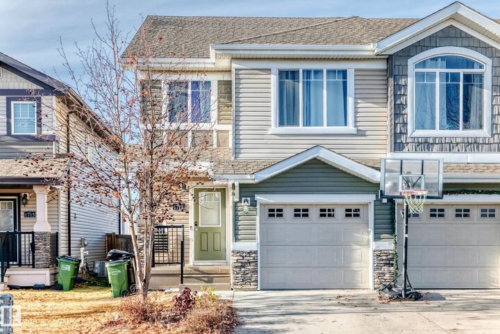 1717 Hammond Crescent NW  Edmonton AB T6M 0N1 photo