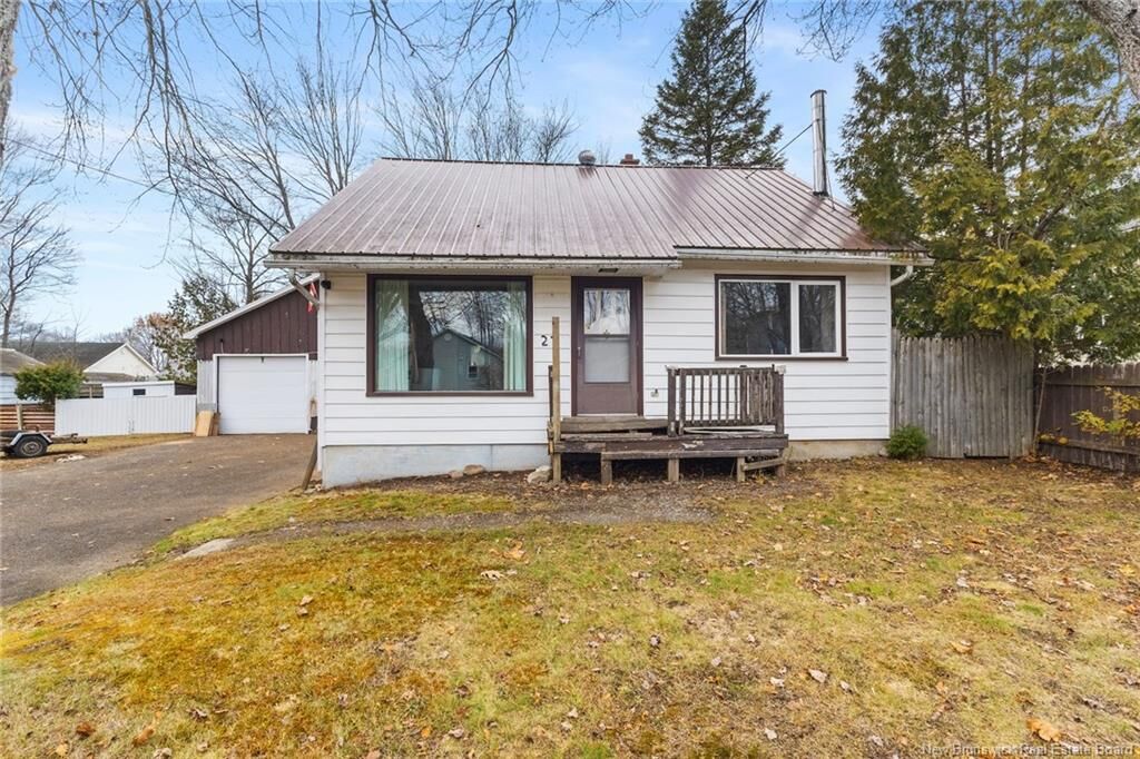 Property Photo:  27 Young Street  NB E3A 3Y3 