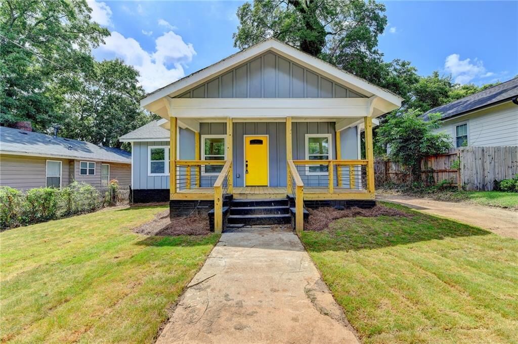 Property Photo:  1233 Oakland Drive SW  GA 30310 