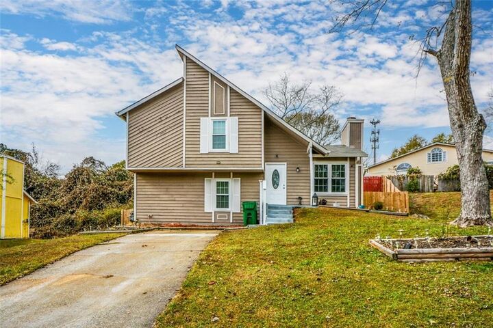 Property Photo:  1126 Mainstreet Valley Drive  GA 30088 