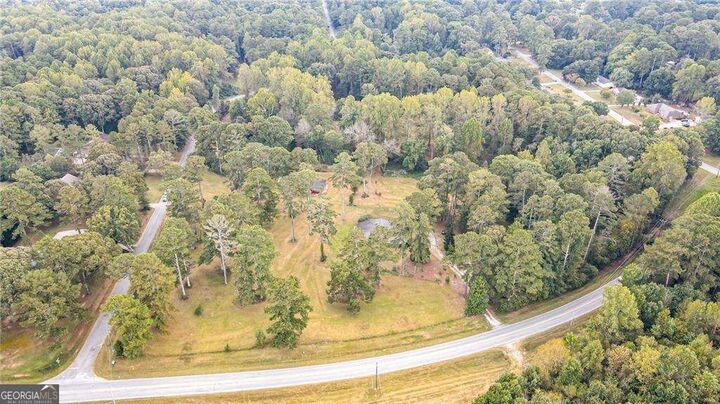 Property Photo: 225 Banks Road GA 30214