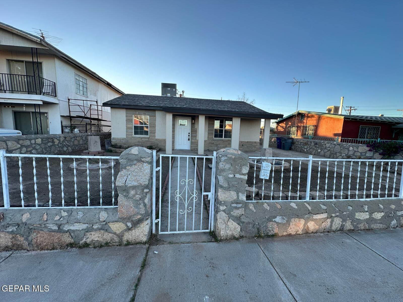 Property Photo:  543 Dolan Street  TX 79905 