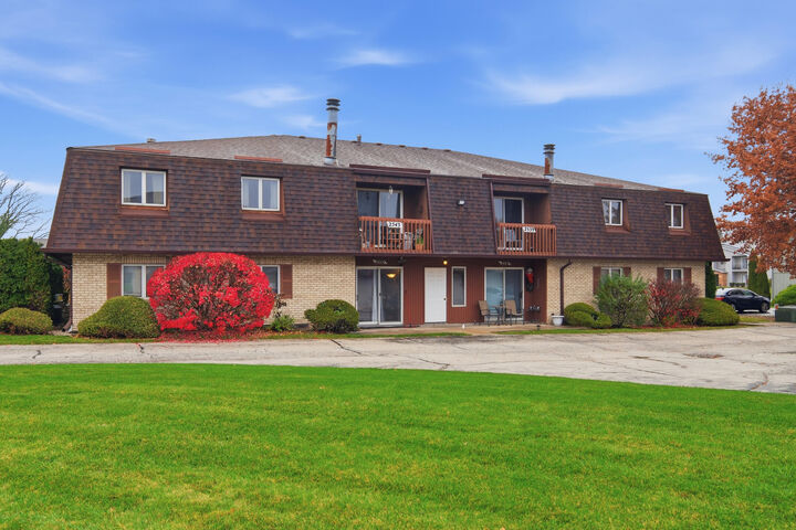 2543 Harvest Drive  Crown Point IN 46307 photo