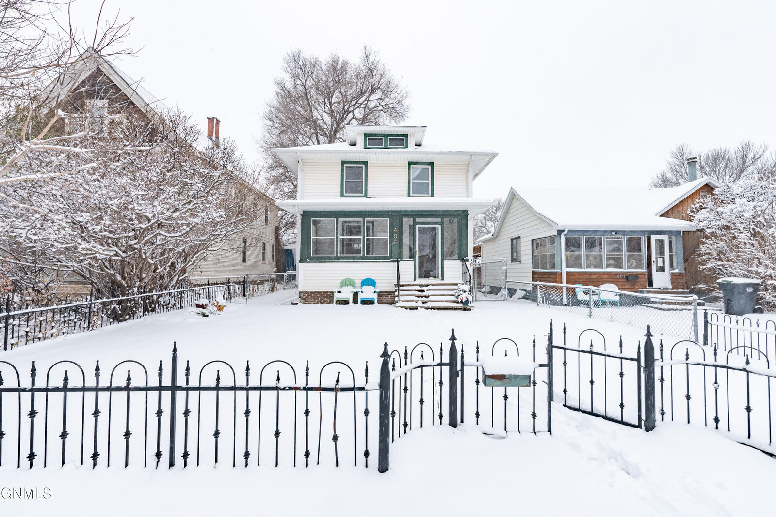 Property Photo:  405 1st Avenue NW  ND 58554 