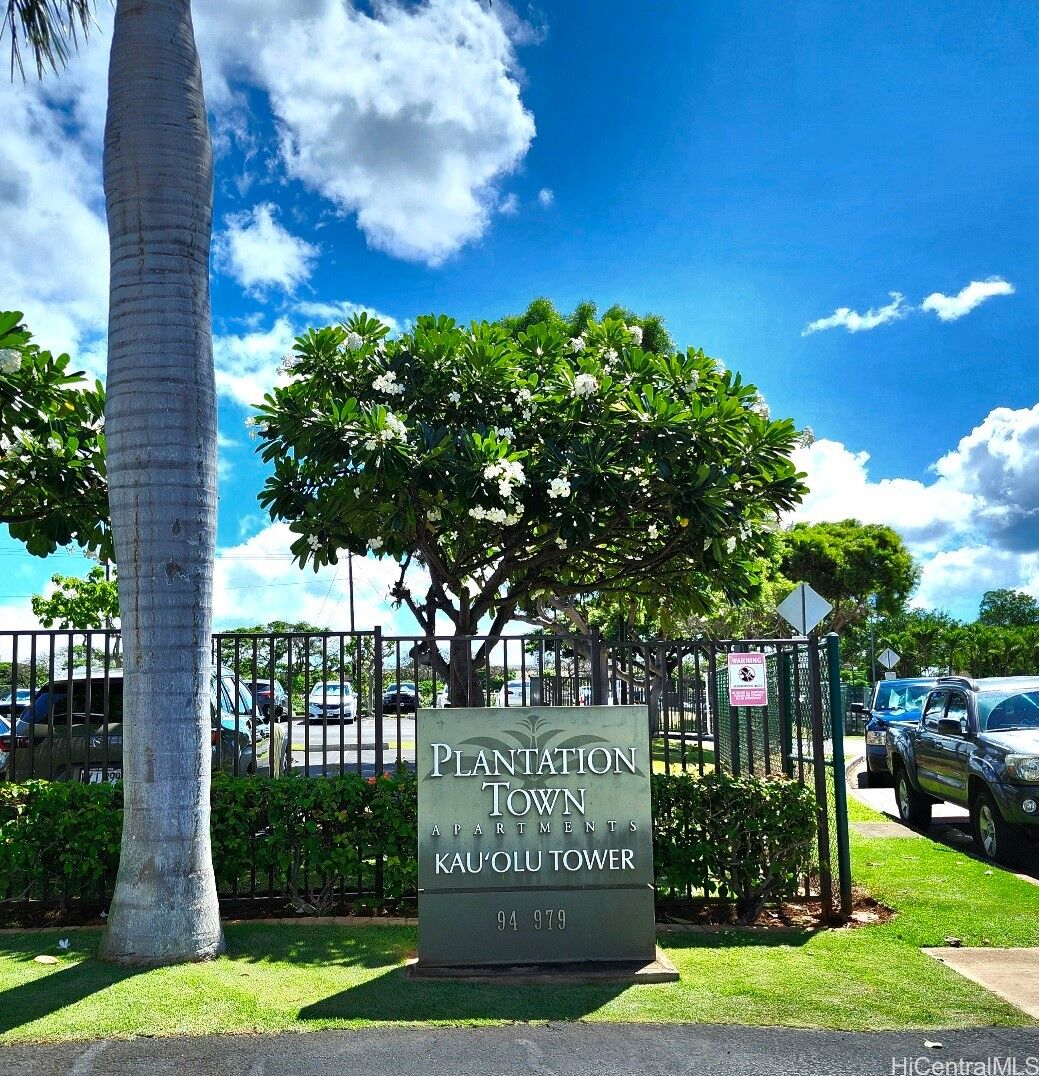 Property Photo:  94-979 Kauolu Place 610  HI 96797 