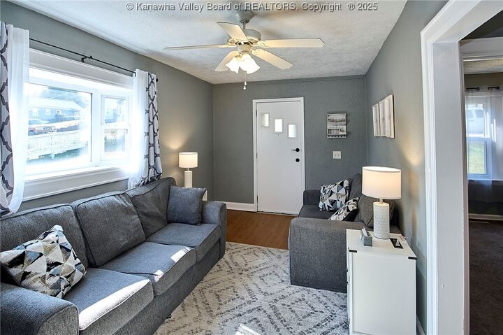 Property Photo: 4808 Spring Hill Avenue WV 25309