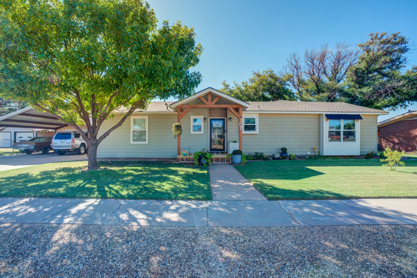 Property Photo: 307 Ave G TX 79311