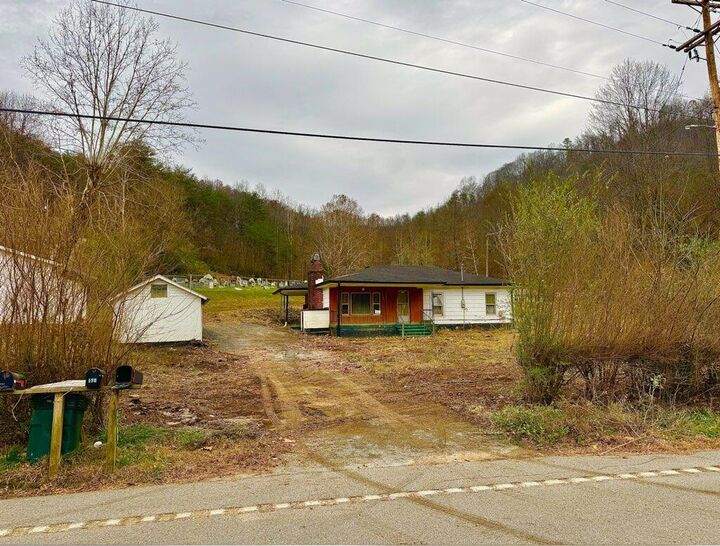 Property Photo: 8288 Highway 476 KY 41317