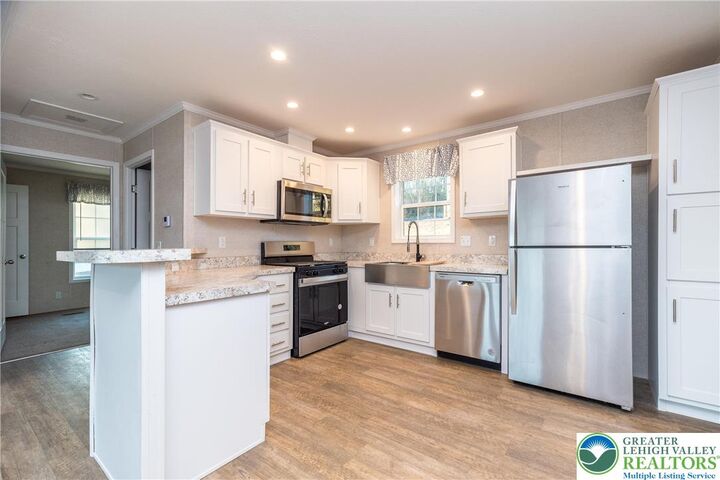 Property Photo:  465 Royal Manor Road Lot 5  PA 18042 