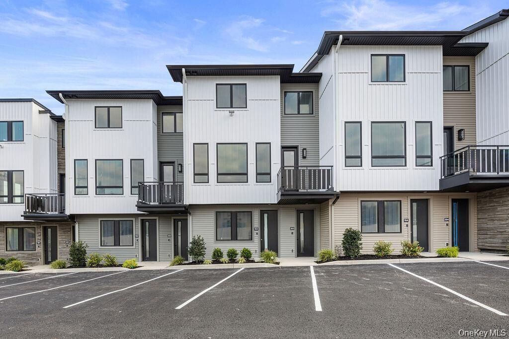 Property Photo:  17 Union Road 109  NY 10977 