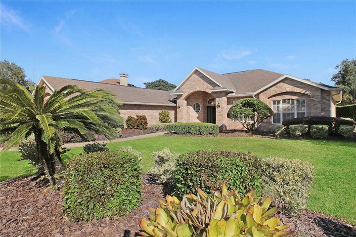 Property Photo:  400 Interlachen Court  FL 32713 