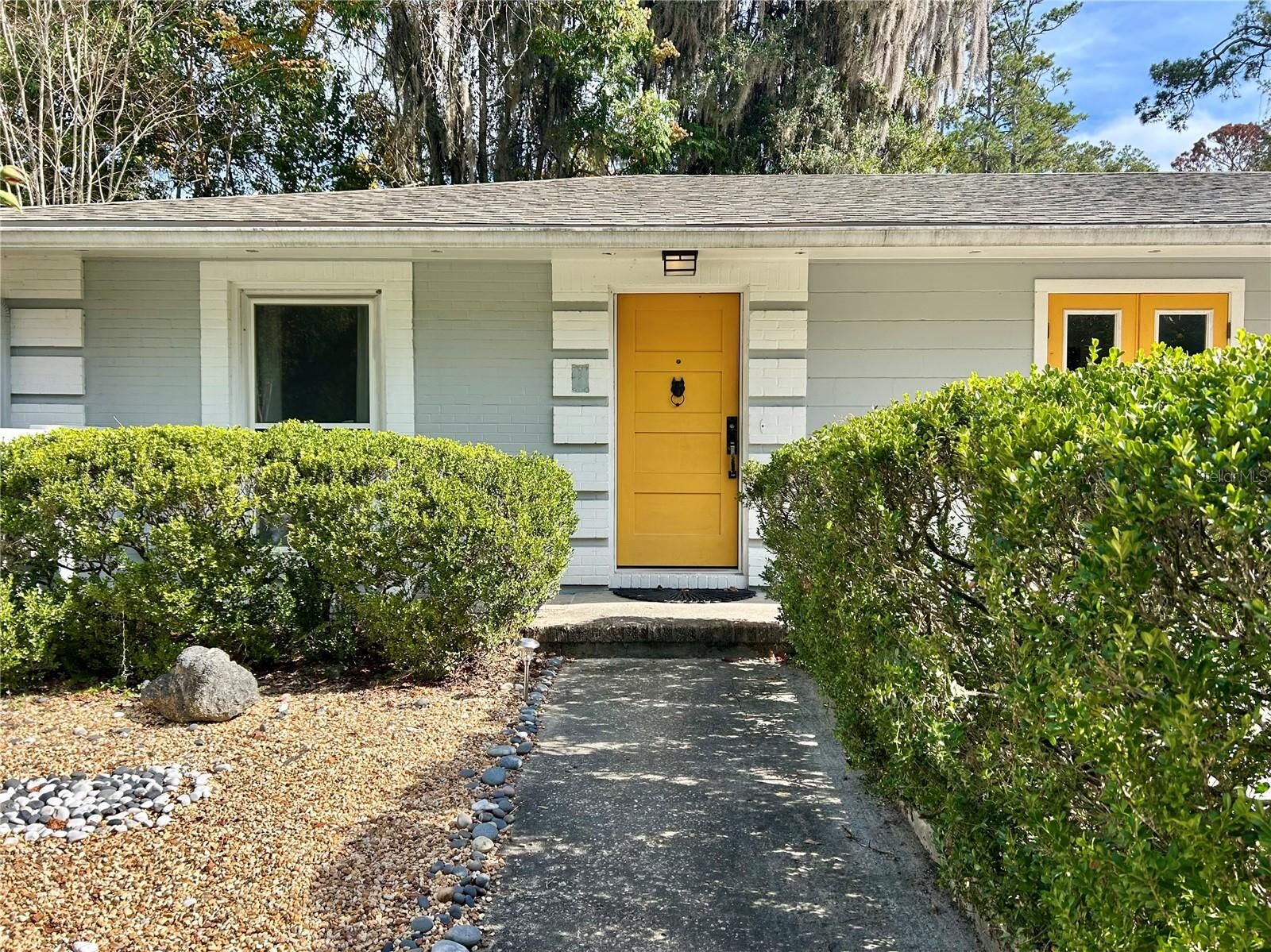 Property Photo:  2131 NW 7th Lane  FL 32603 