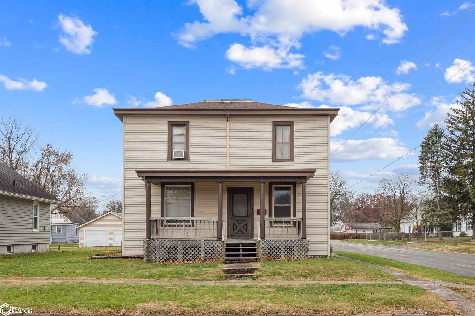 Property Photo:  401 Swan Street  IA 52655 