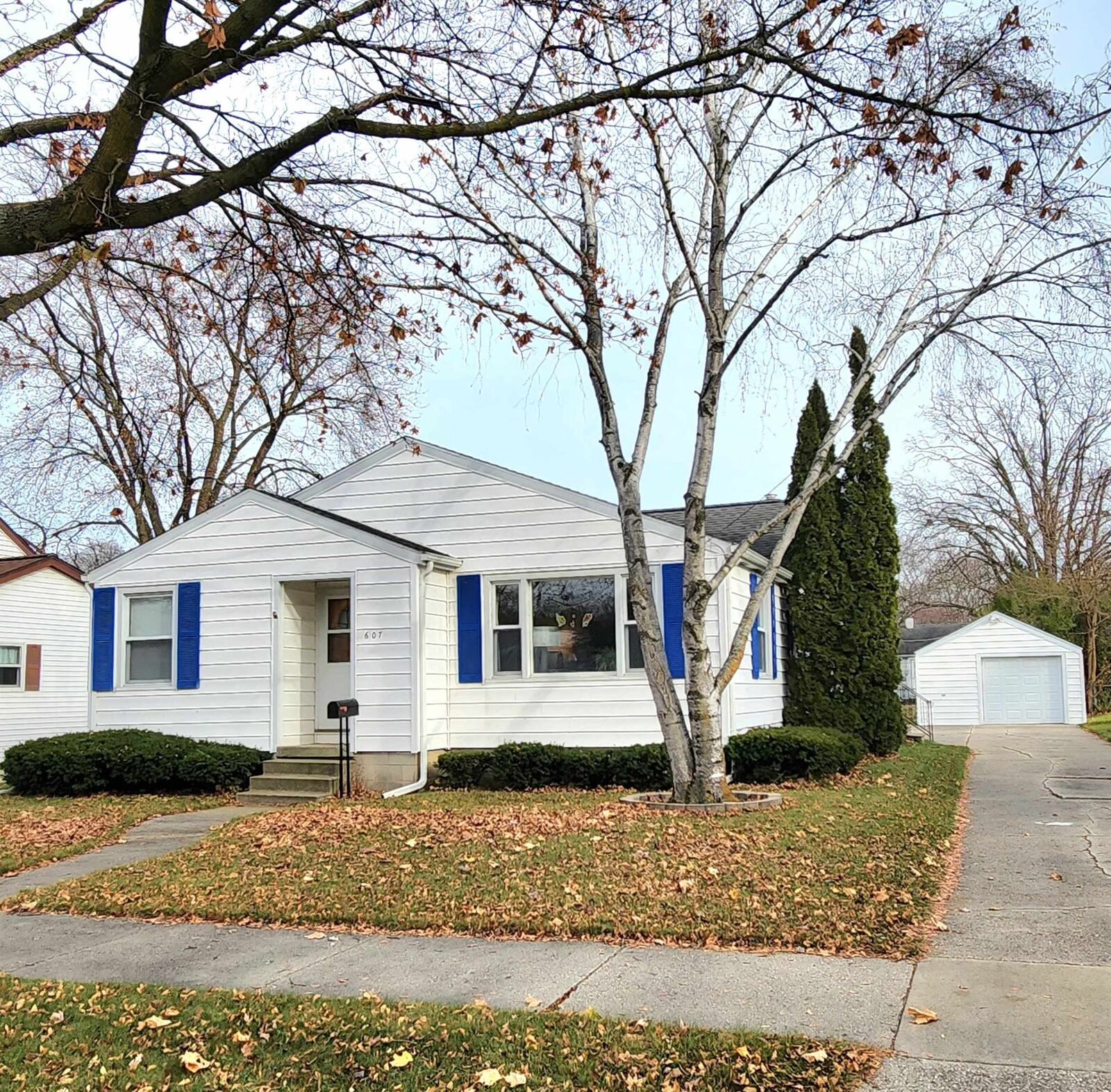Property Photo:  607 Burns Street  MI 48732 