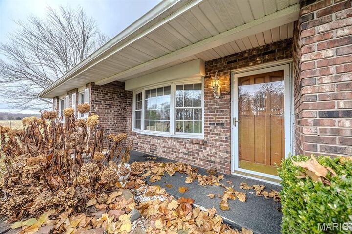 Property Photo: 626 E Fremont Road MO 65536